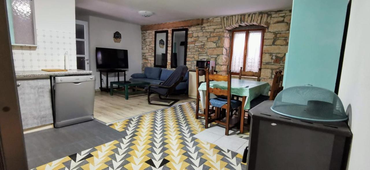 Eti And Mia Holiday Apartments Muntic ภายนอก รูปภาพ
